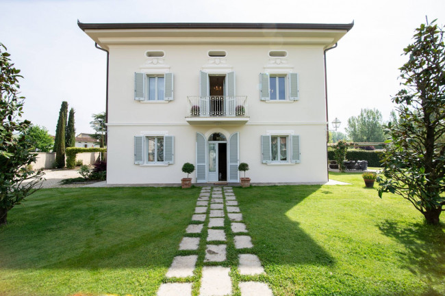 Villa in vendita a Camigliano, Capannori (LU)