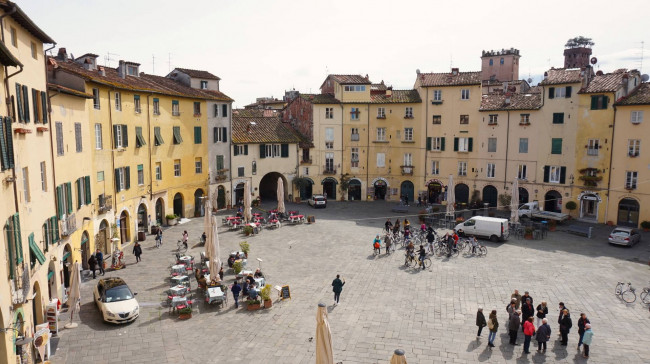 Negozio in affitto a Centro Storico, Lucca (LU)