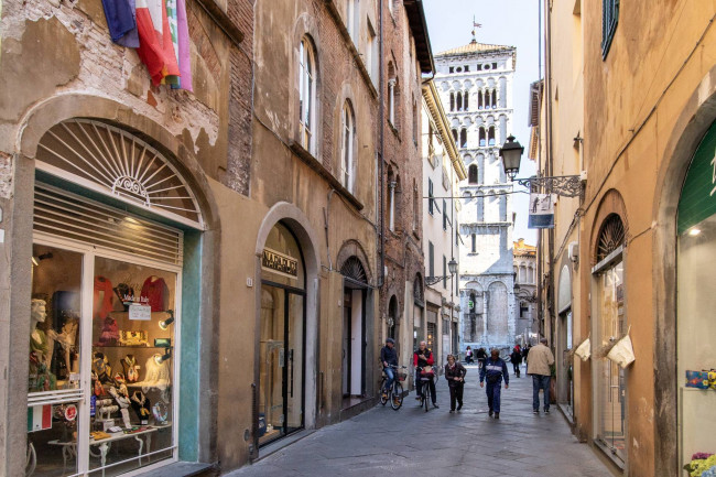 Negozio in affitto a Centro Storico, Lucca (LU)