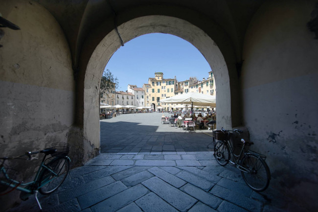 Negozio in affitto a Centro Storico, Lucca (LU)