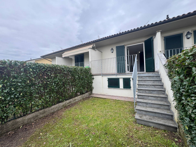 Attached House a Lucca