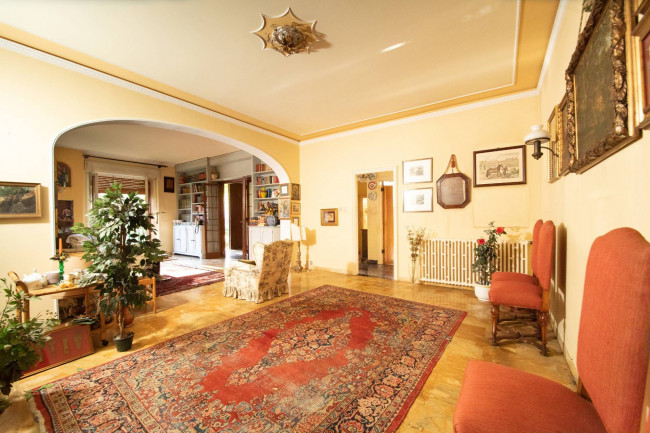 Independent house a Lucca