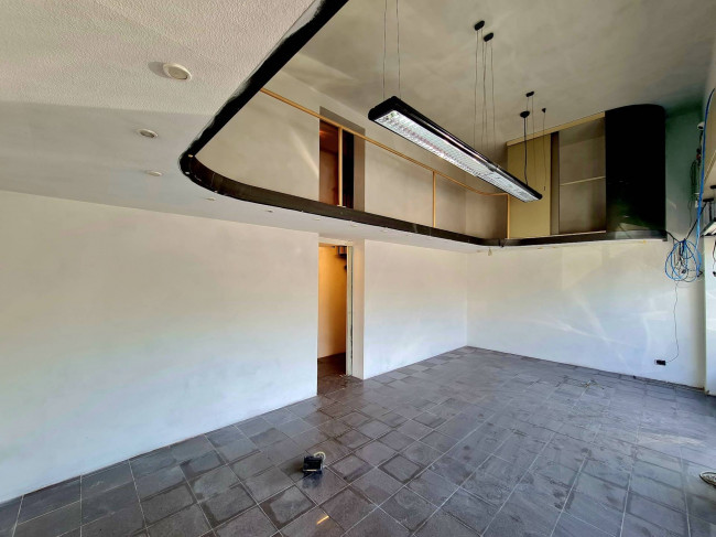 Commercial Property a Lucca