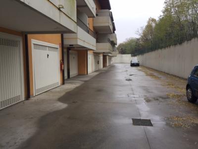 Garage/Box/Posto auto in vendita a Udine (UD)