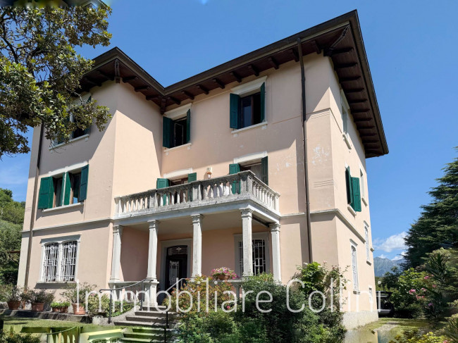 Villa in Vendita a Tarcento