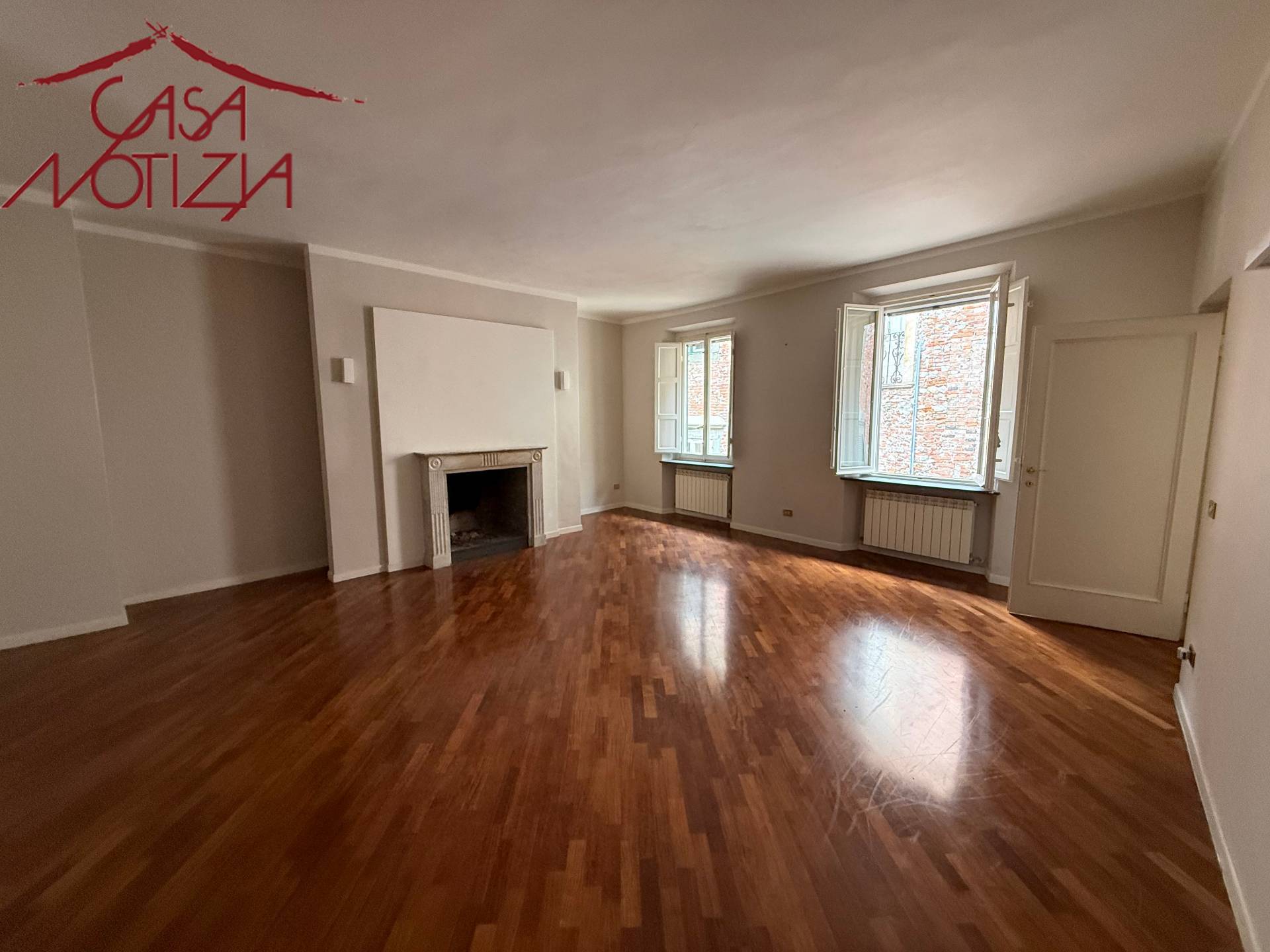 Appartamento in vendita a Lucca, Centro st... - foto 2