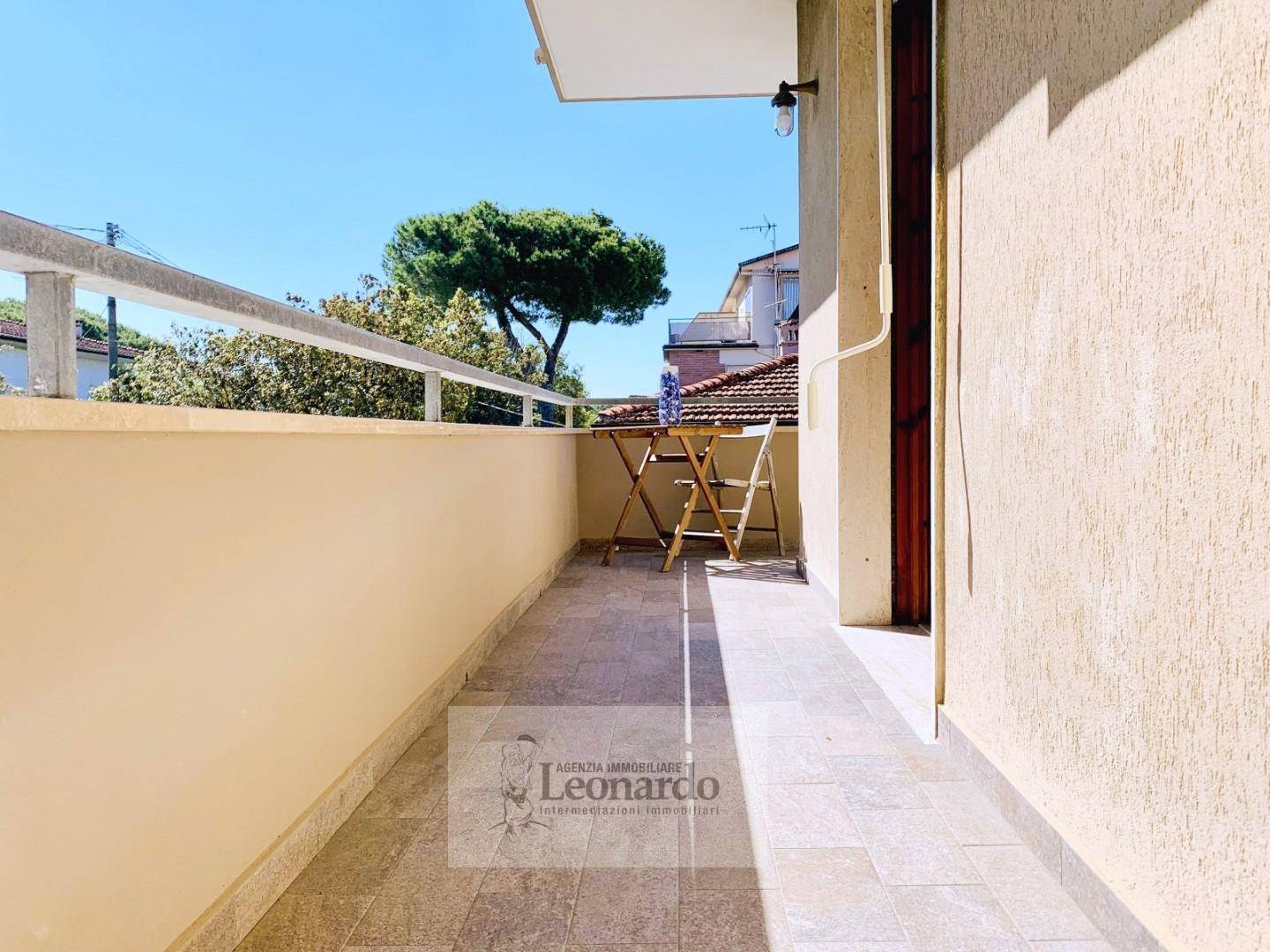 Appartamento CAMAIORE vendita  Lido di Camaiore  Immobiliare Leonardo srl