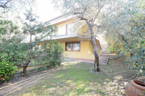 Indipendent house for Sale to Massarosa