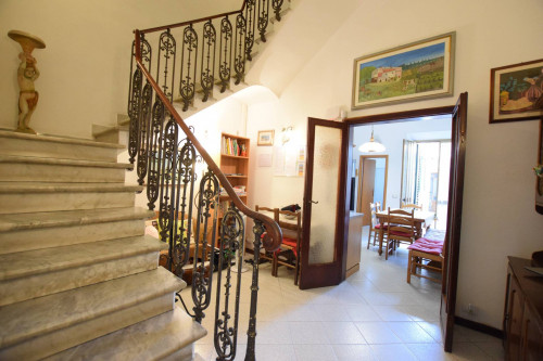 Indipendent house for Sale to Viareggio