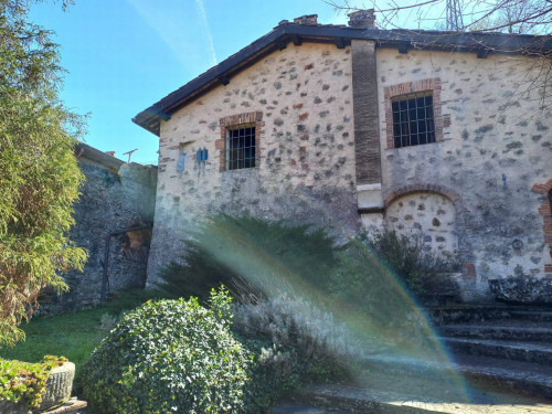 Indipendent house for Sale to Camaiore