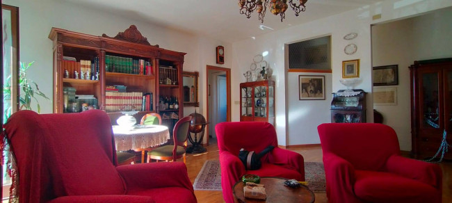 Casa indipendente in vendita a Migliarina, Viareggio (LU)