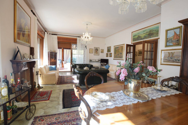 Villa in vendita a Viareggio (LU)