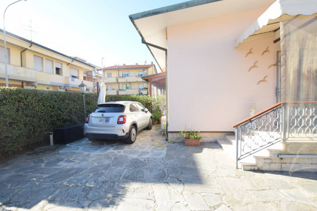 Villa in vendita a Viareggio (LU)