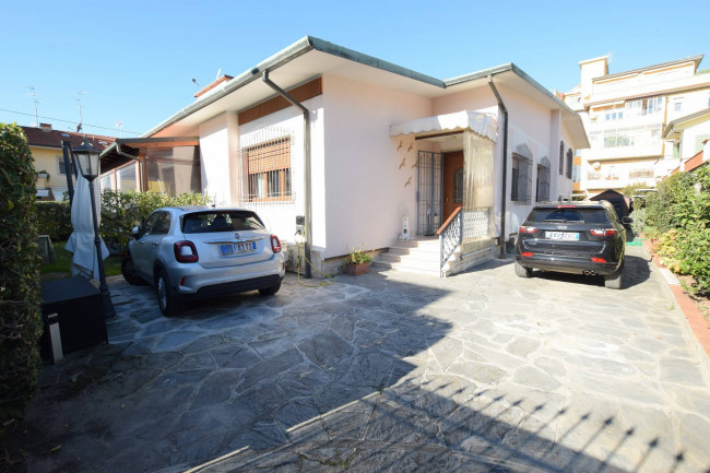 Villa in vendita a Viareggio (LU)