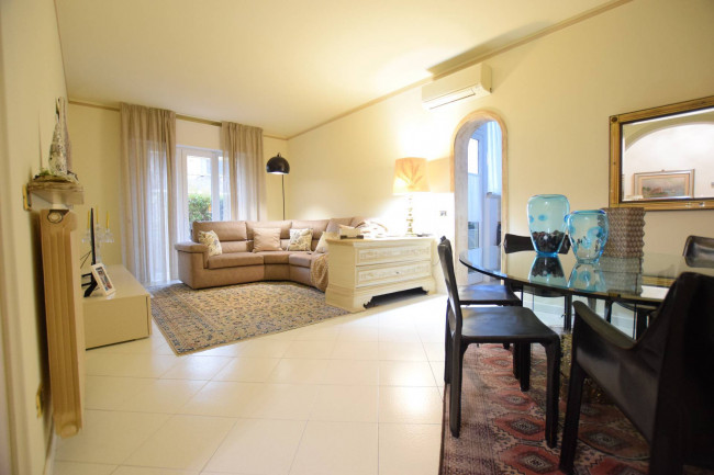 Appartamento in Vendita a Viareggio