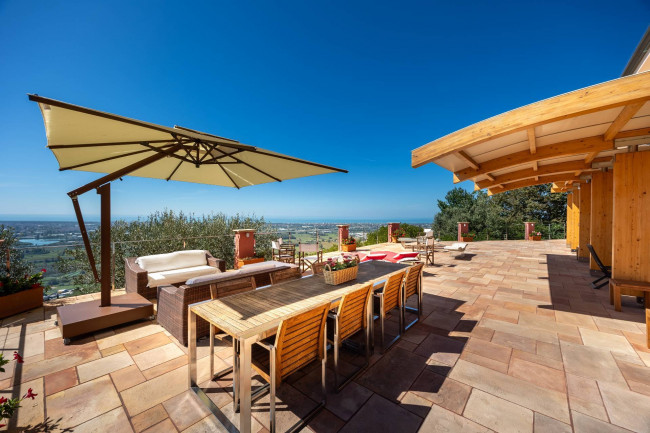 Indipendent house for Sale to Massarosa