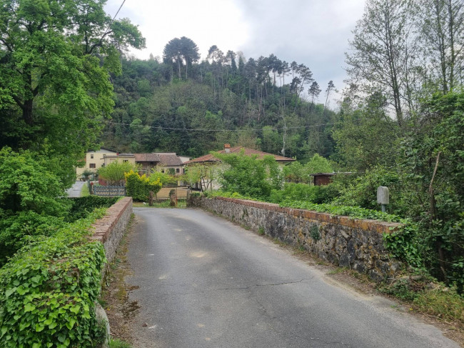 Indipendent house for Sale to Camaiore