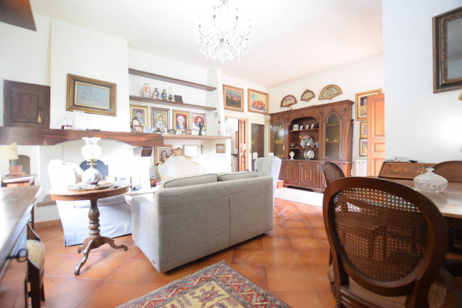 Indipendent house for Sale to Viareggio