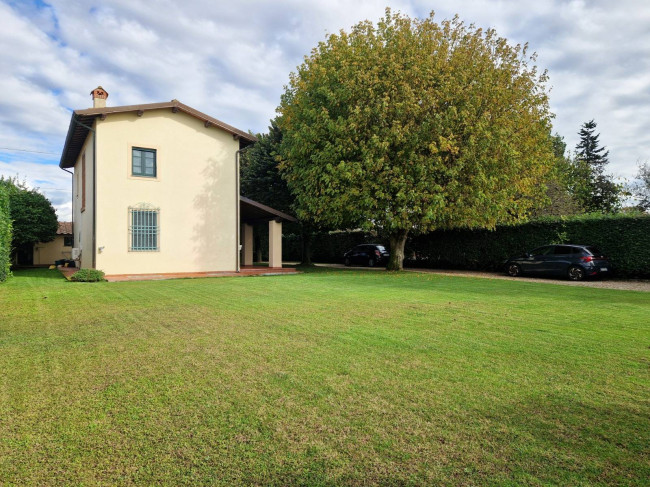Indipendent house for Sale to Viareggio