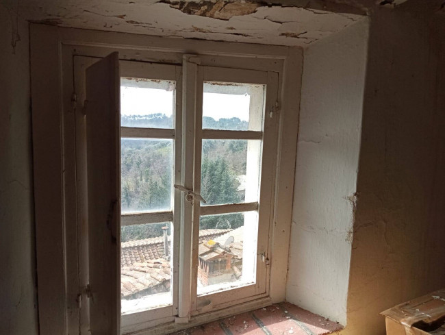 Indipendent house for Sale to Camaiore
