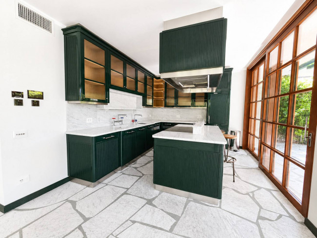 Casa indipendente in Vendita a Forte dei Marmi