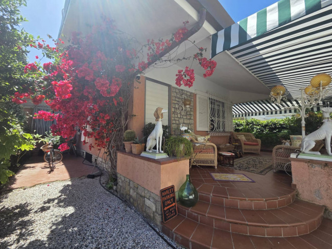 Casa indipendente in Vendita a Forte dei Marmi