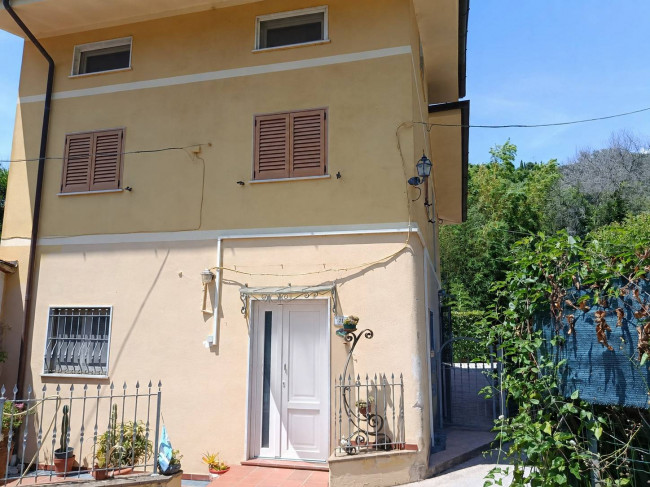 Indipendent house for Sale to Massarosa