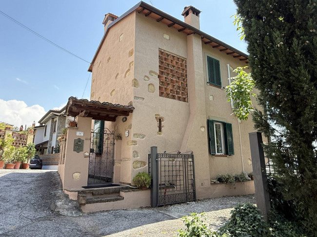 Indipendent house for Sale to Massarosa