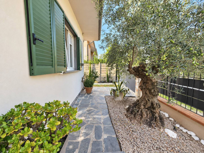 Casa indipendente in Vendita a Viareggio