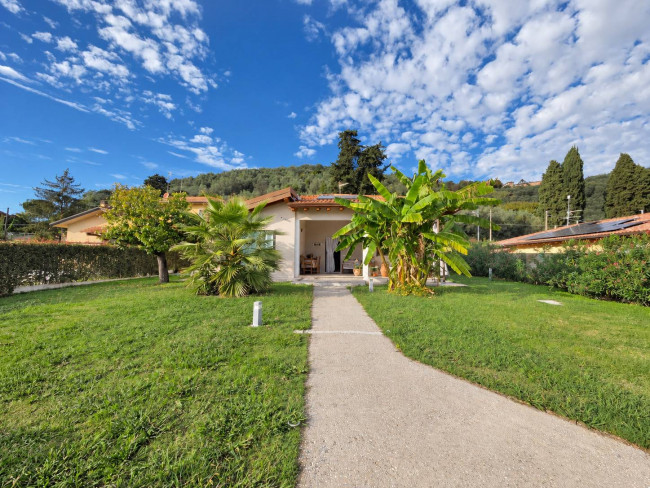 Casa indipendente in Vendita a Massarosa