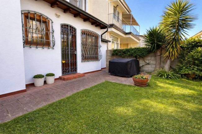 Indipendent house for Sale to Viareggio