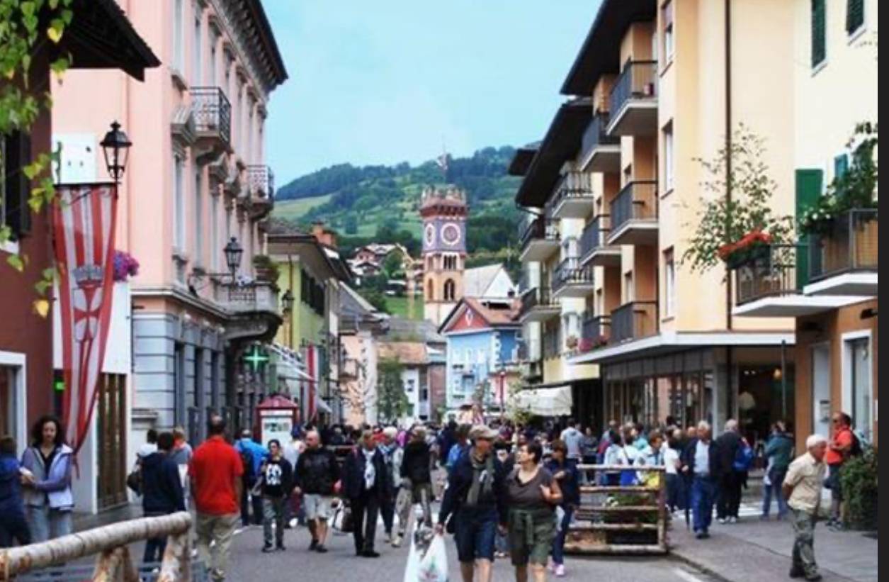 Foto appartamento in vendita a Cavalese (Trento)