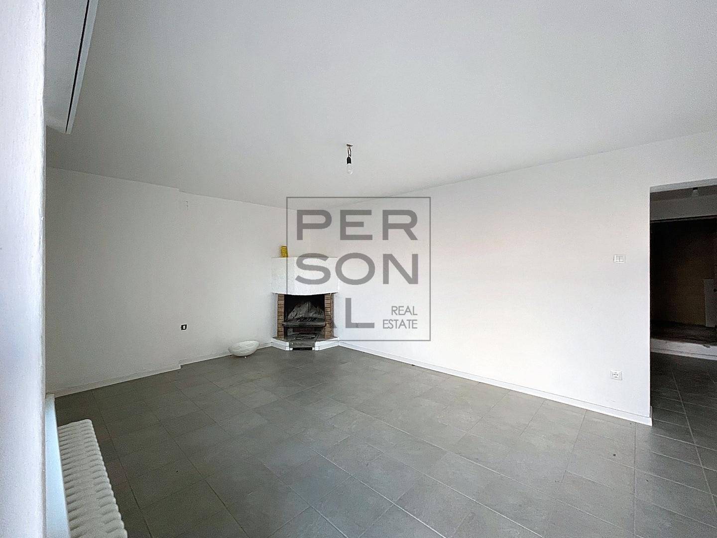 Foto villa indipendente in vendita a Calceranica al Lago (Trento)