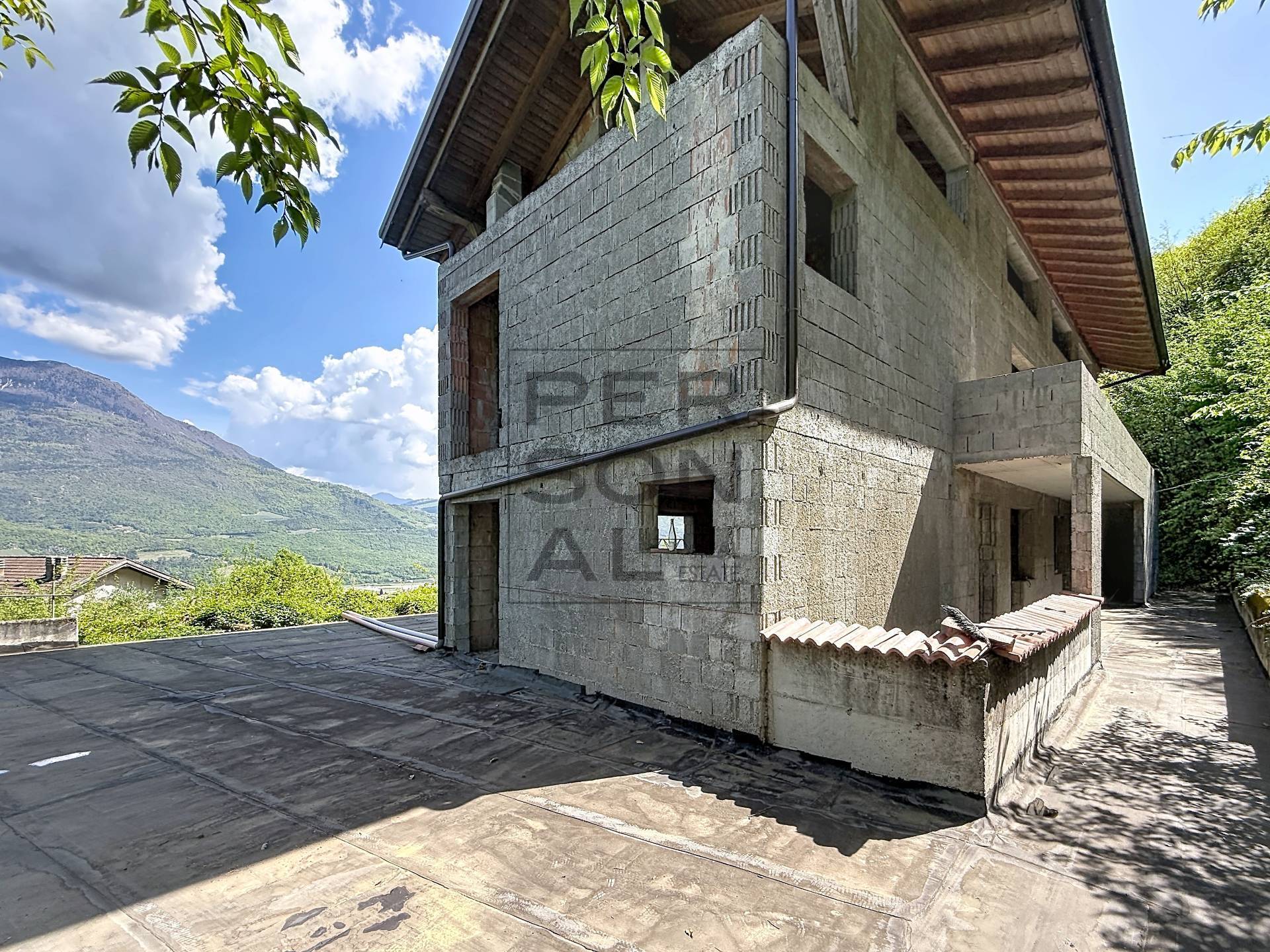 Foto casa indipendente in vendita a Trento (Trento)