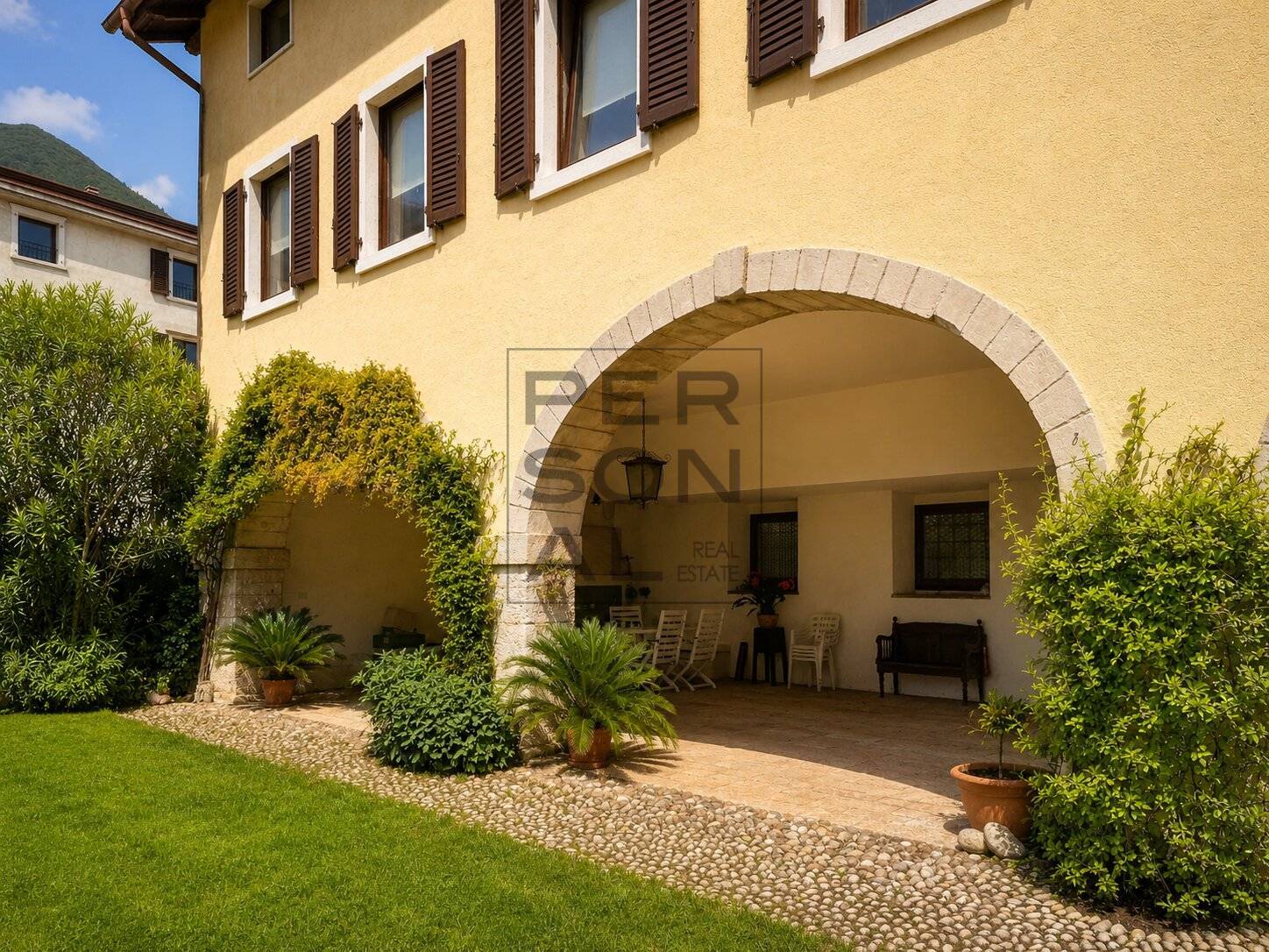 Foto villa indipendente in vendita a Riva del Garda (Trento)