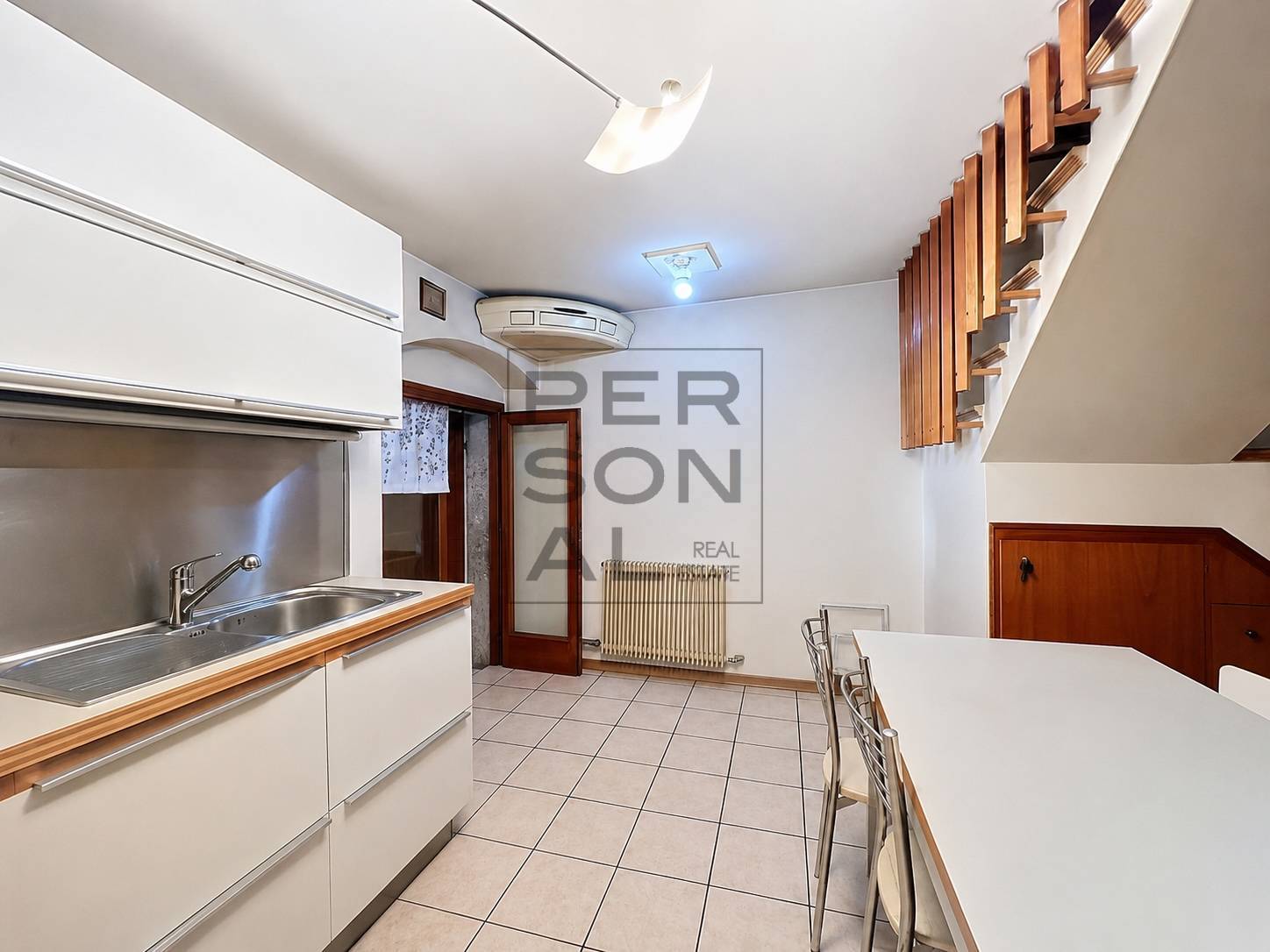 Foto porzione di casa in vendita a Ala (Trento)