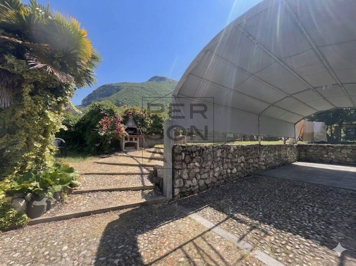 Foto porzione di casa in vendita a Ala (Trento)