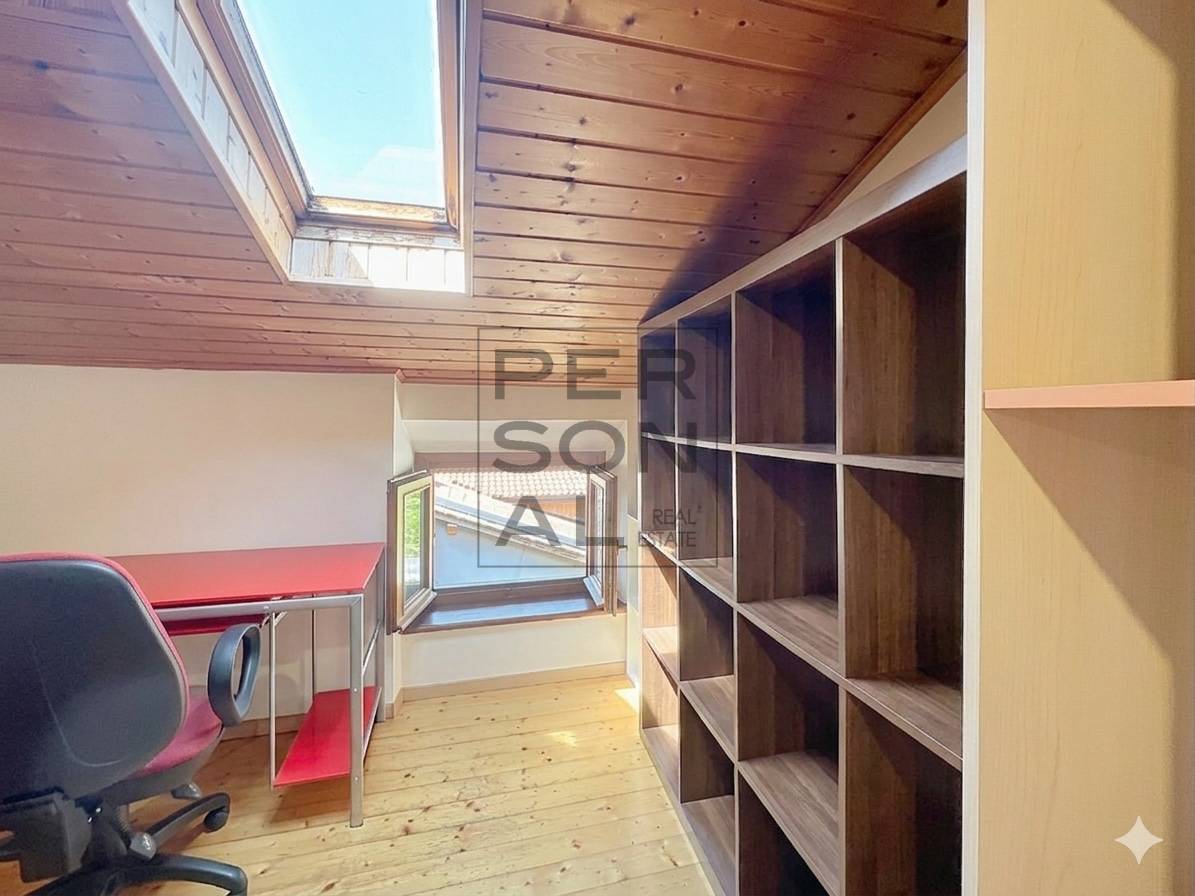 Foto porzione di casa in vendita a Ala (Trento)