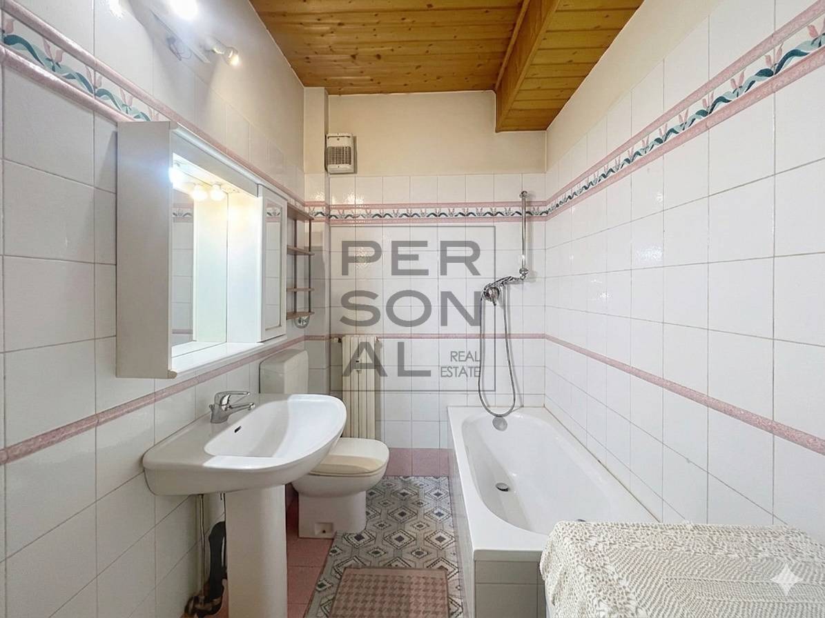 Foto porzione di casa in vendita a Ala (Trento)