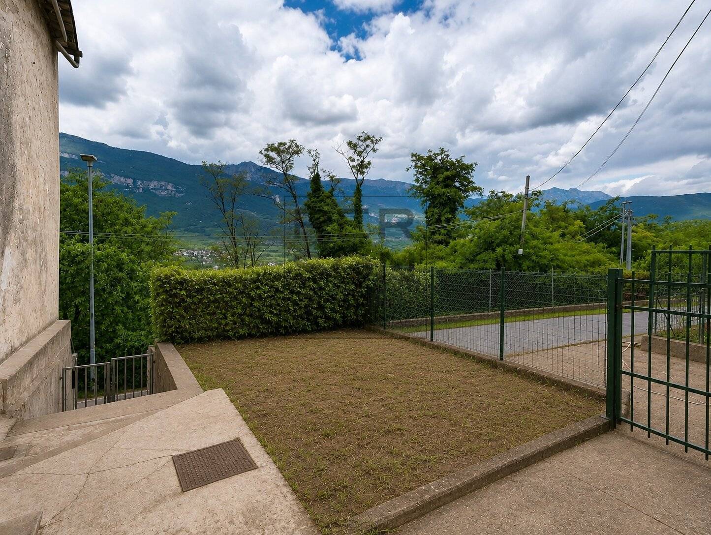 Foto porzione di casa in vendita a Rovereto (Trento)