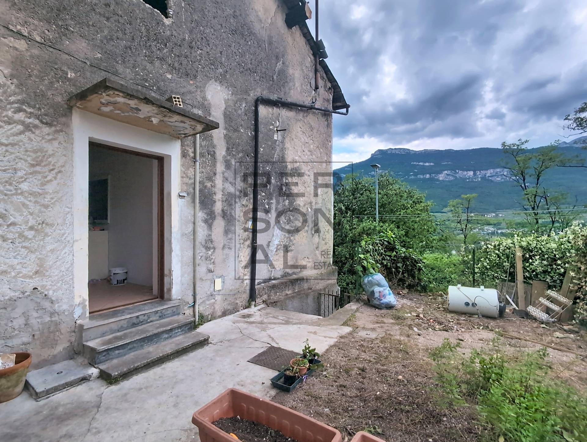 Foto porzione di casa in vendita a Rovereto (Trento)