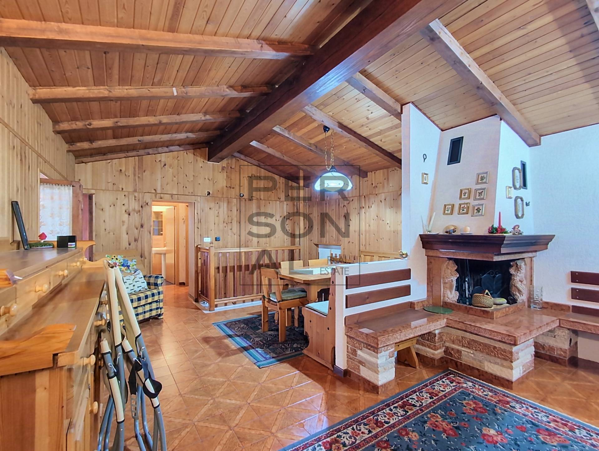 Foto porzione di casa in vendita a Trambileno (Trento)