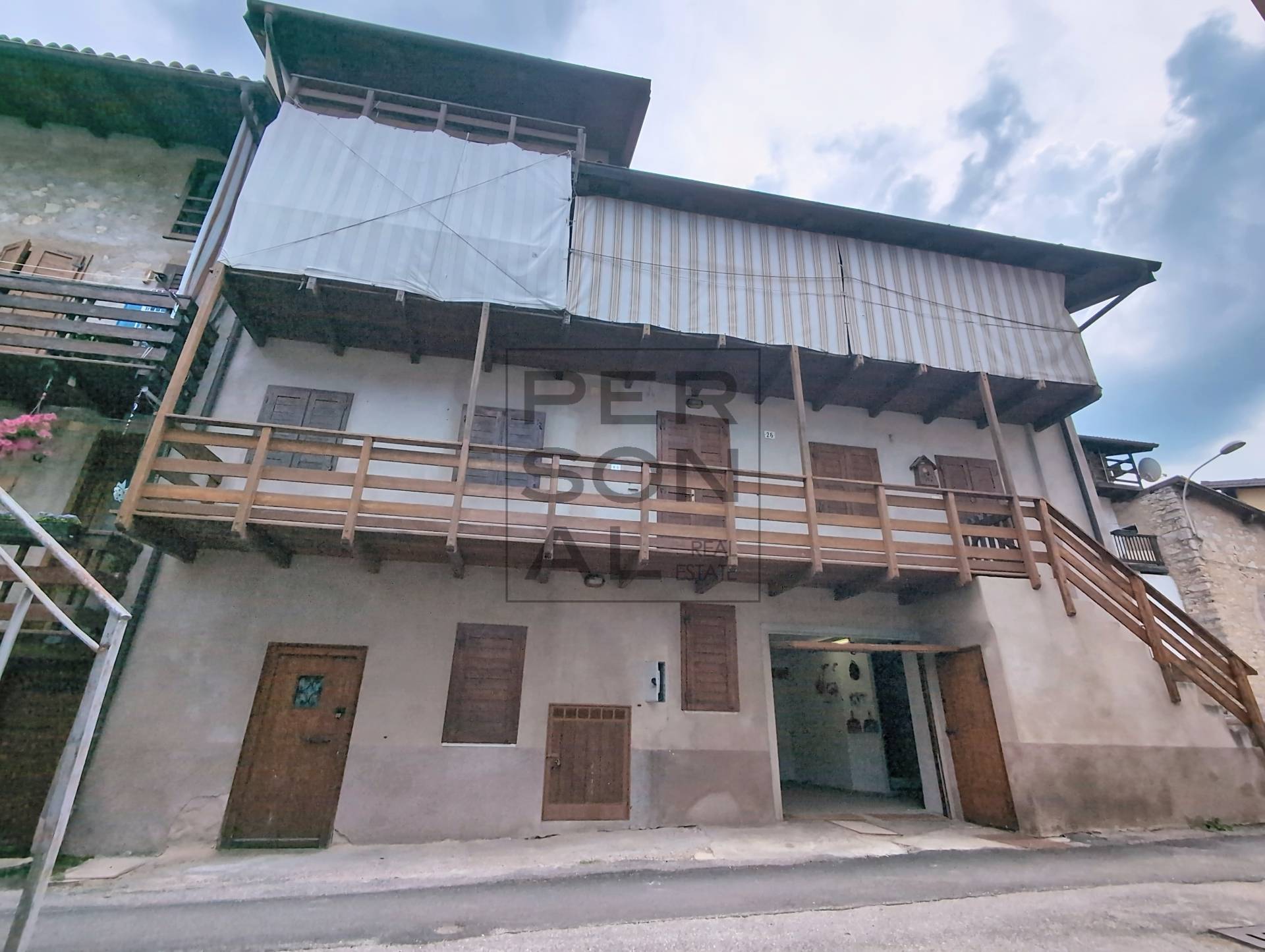 Foto porzione di casa in vendita a Trambileno (Trento)
