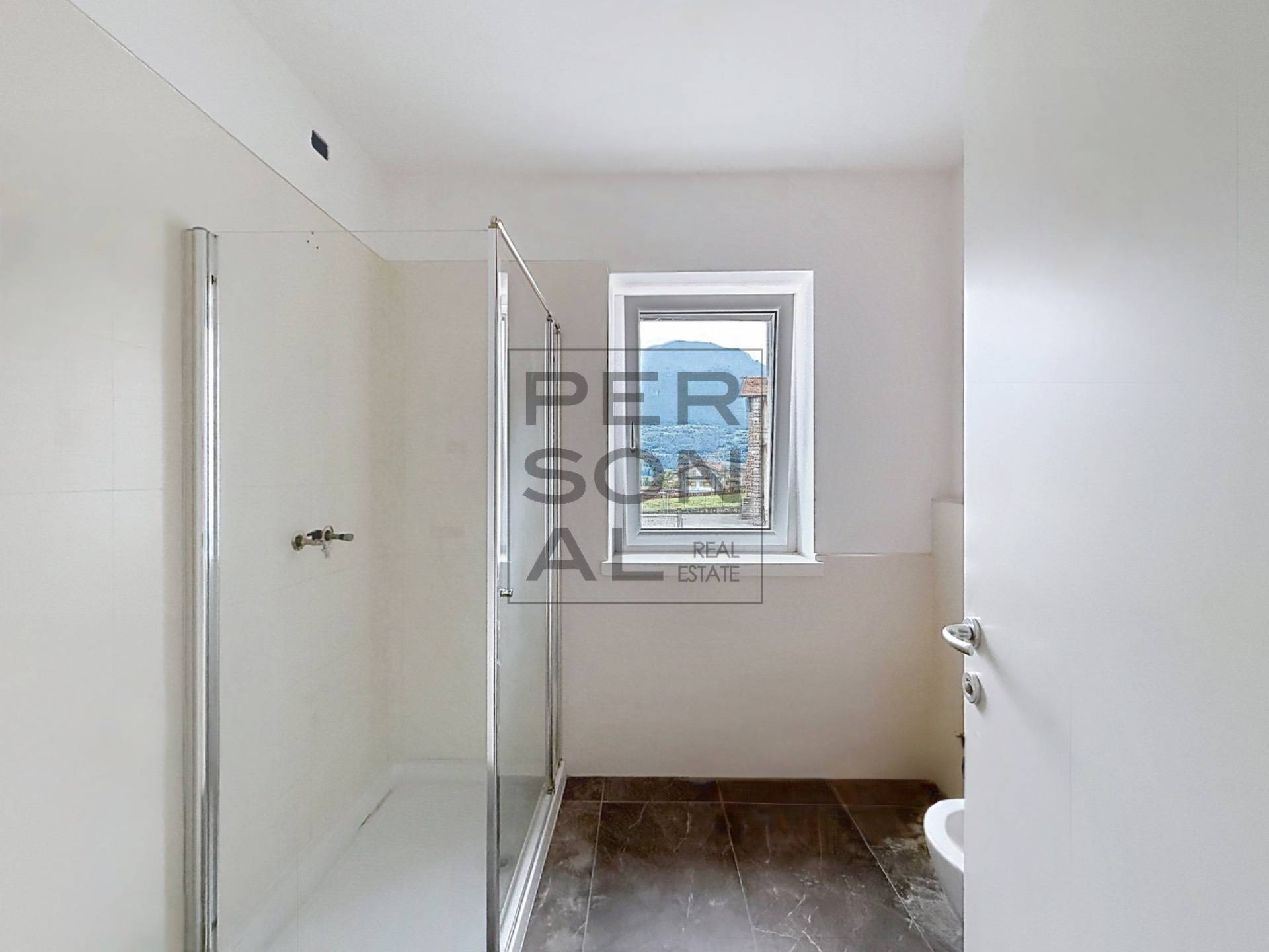 Foto appartamento in vendita a Comano Terme (Trento)