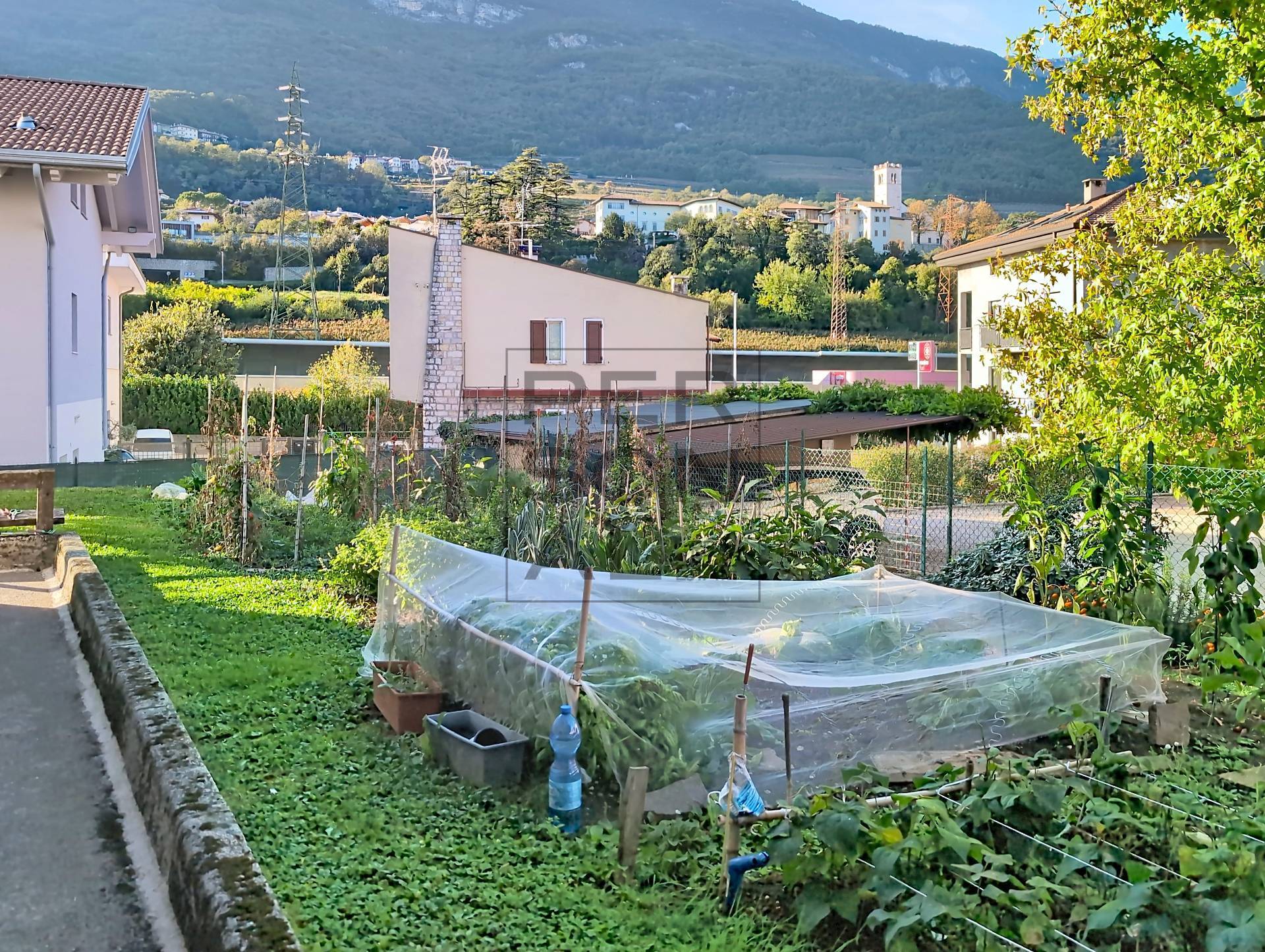 Foto appartamento in vendita a Isera (Trento)