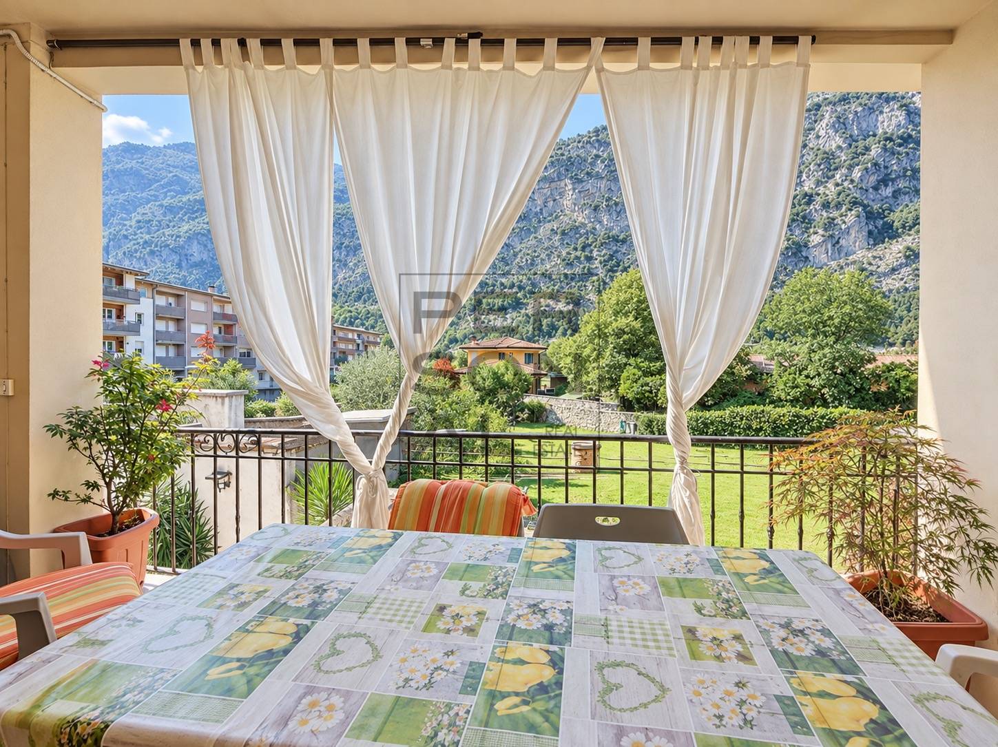 Foto porzione di casa in vendita a Dro (Trento)