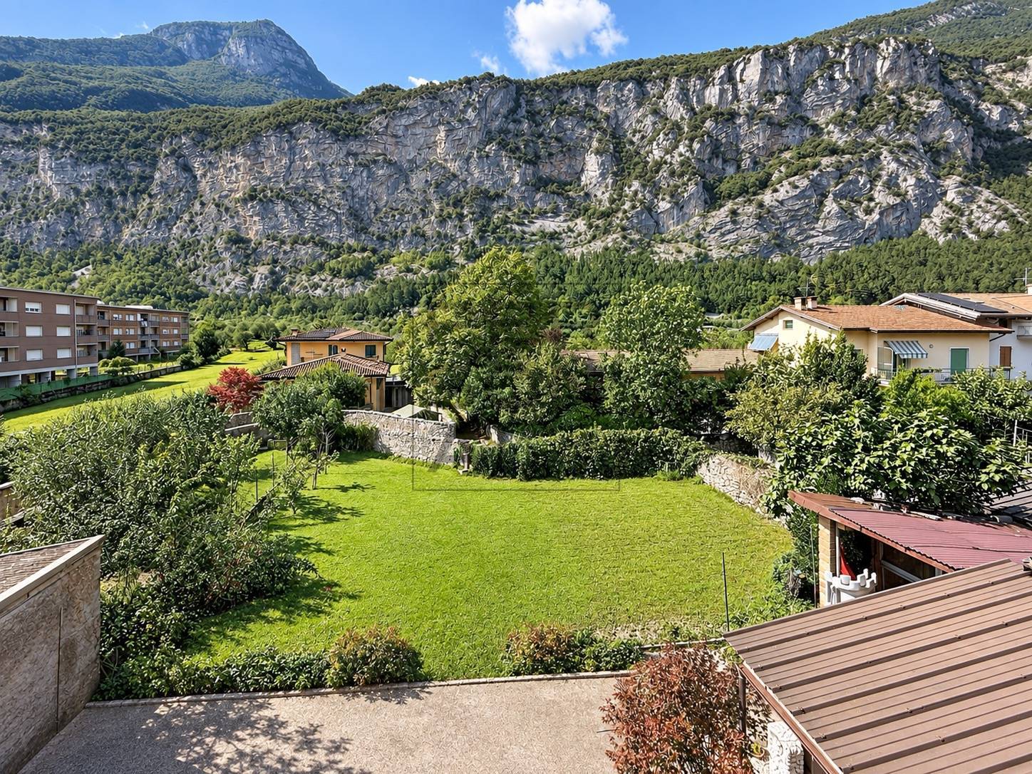 Foto porzione di casa in vendita a Dro (Trento)