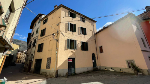 Palazzi a Borgo a Mozzano