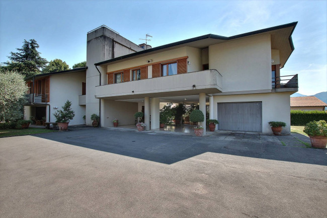 Villa in vendita a Barga (LU)