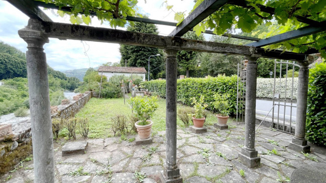 Villa in vendita a Bagni Di Lucca (LU)